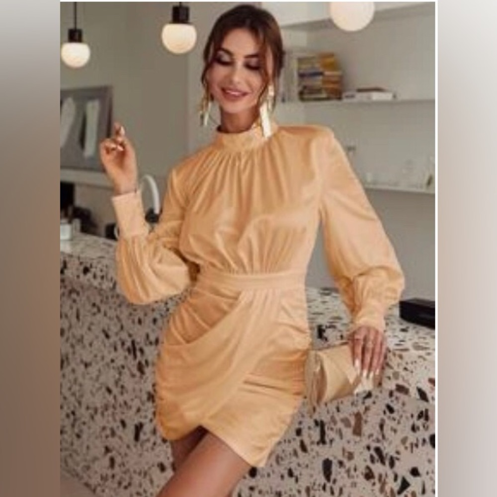 5 for $25! 💕 Mock Golden Neck Lantern Sleeve Ruched Dress ❤️‍🔥